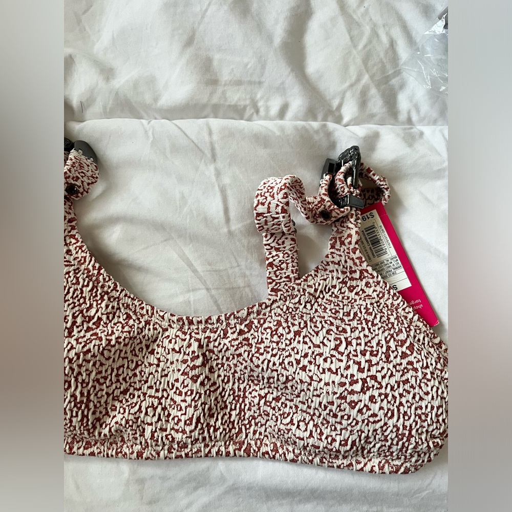 xhilaration target bikini top
size small
new with tag